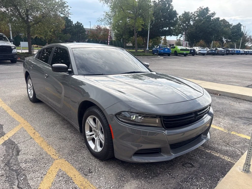 Used 2023 Gray Dodge SXT image 5