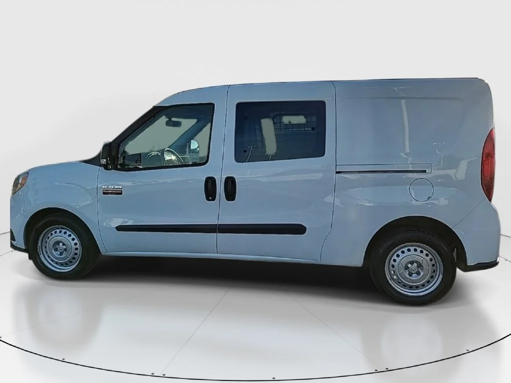 Used 2022 White Ram Base image 11