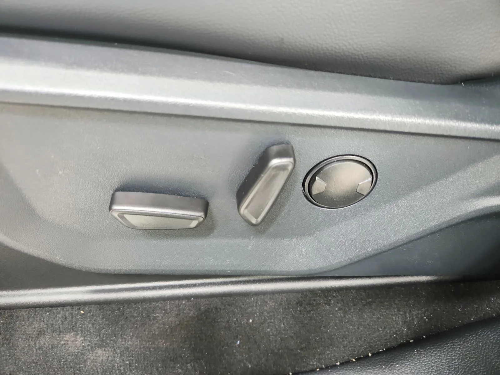 New 2026 Star White Metallic Tri-Coat Ford F-250® Lariat® image 20