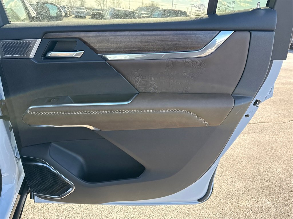 2026 GMC ACADIA - Image 36