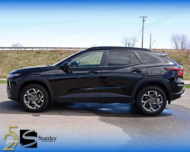 2025 Chevrolet Trax LT's photo