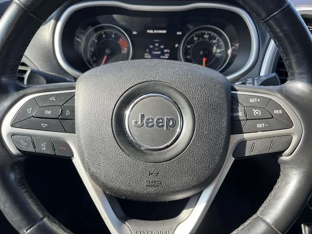 Used 2016 Blue Jeep Trailhawk image 14