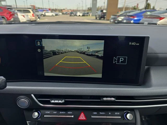 Used 2025 White Hyundai SE image 17