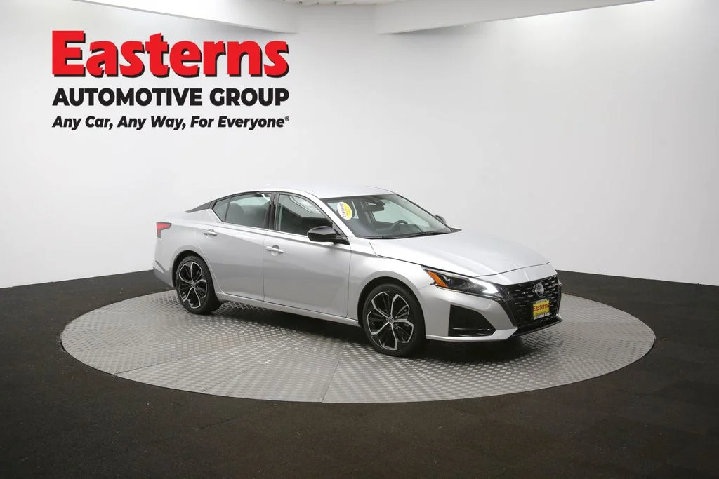 Used 2024 Silver Nissan 2.5 SR image 47