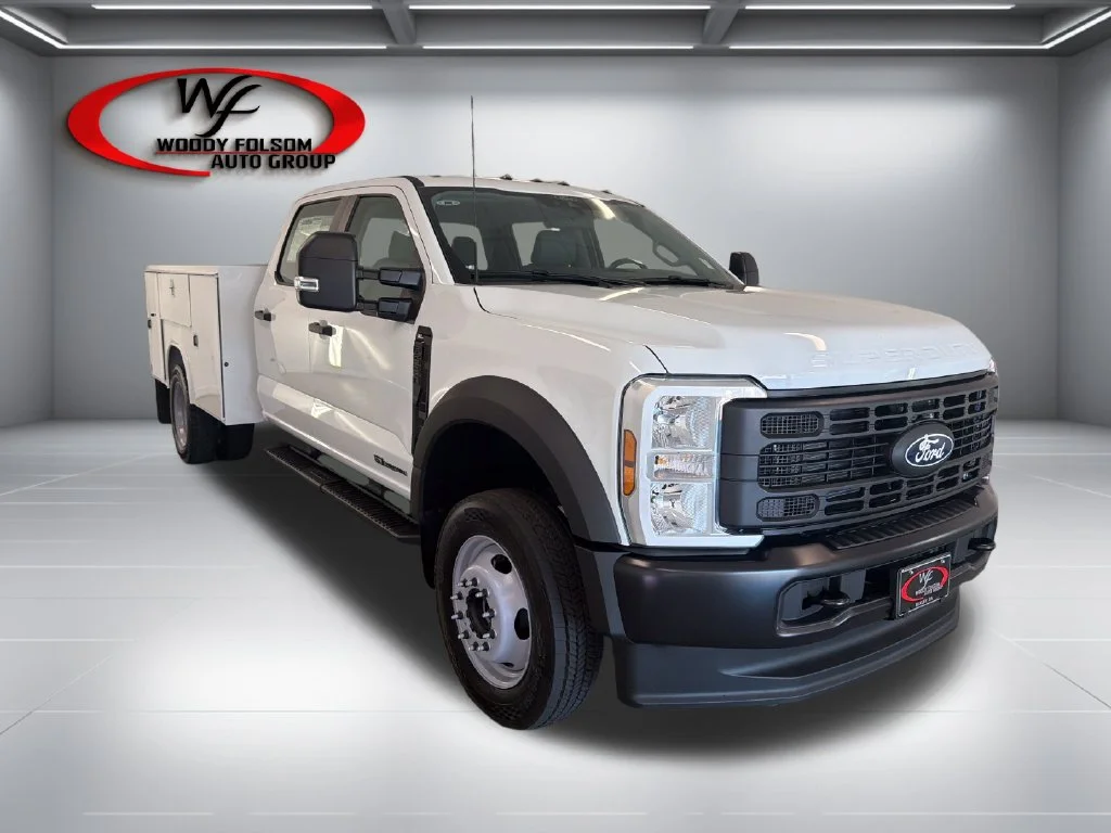 New 2027 Oxford White Ford F-550® XL image 3