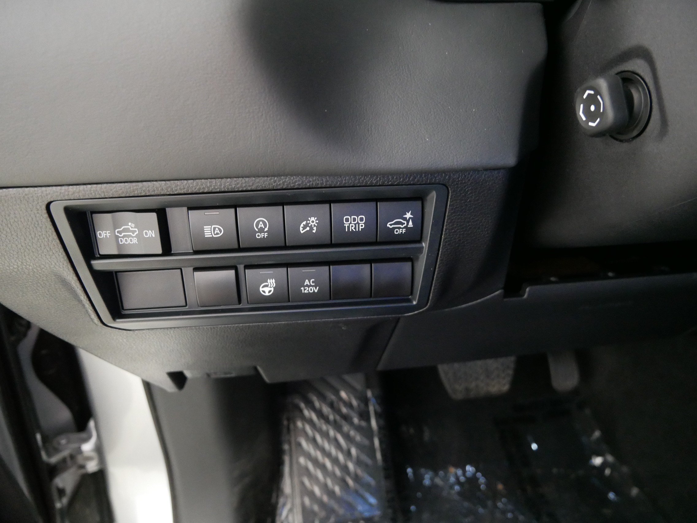 2025 Toyota Tundra Platinum - Photo 26