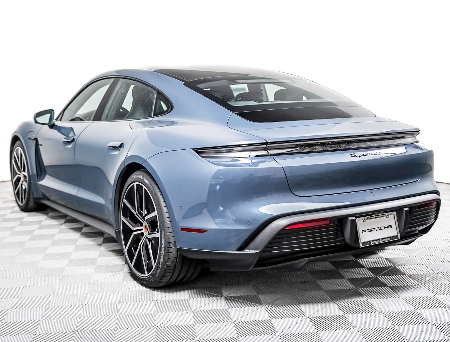 New 2026 PALE BLUE Porsche 4S image 3