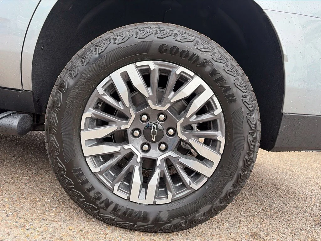2027 Chevrolet Tahoe Z71 - Photo 25