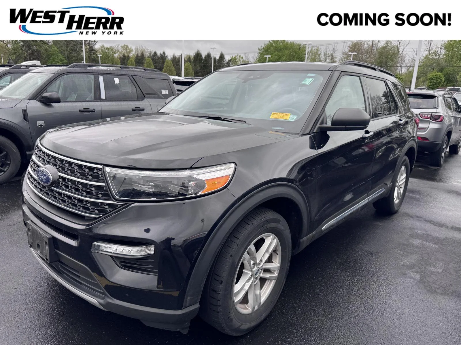 2023 Ford Explorer XLT 4WD's photo