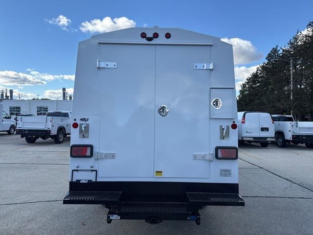 New 2025 Summit White Chevrolet 1WT image 5