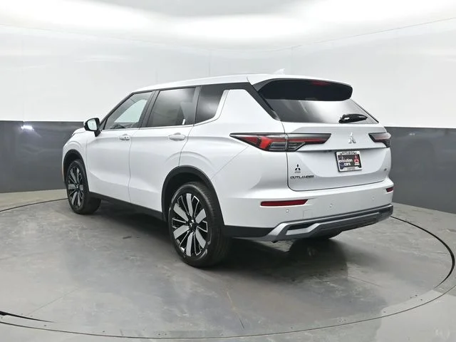 New 2026 White Mitsubishi SE image 30