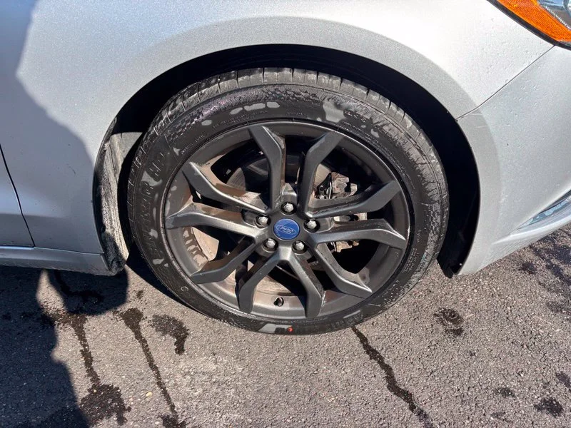 Used 2018 Silver Ford SE image 14