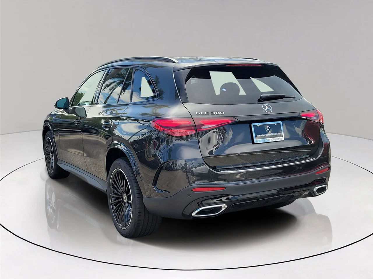 New 2027 Graphite Grey Metallic Mercedes-Benz GLC 300 image 6