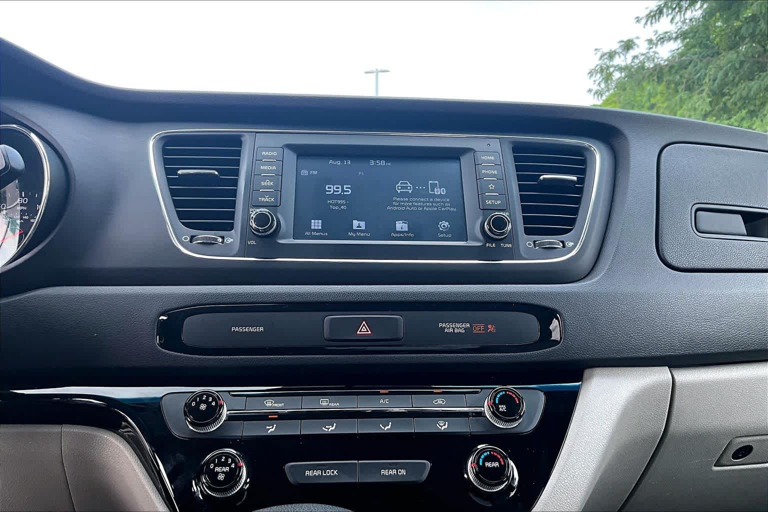 Used 2021 Snow White Pearl Kia LX image 35