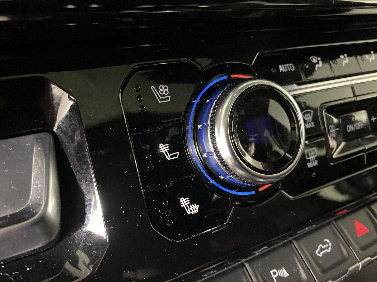 Used 2025 Onyx Black GMC AT4X image 21