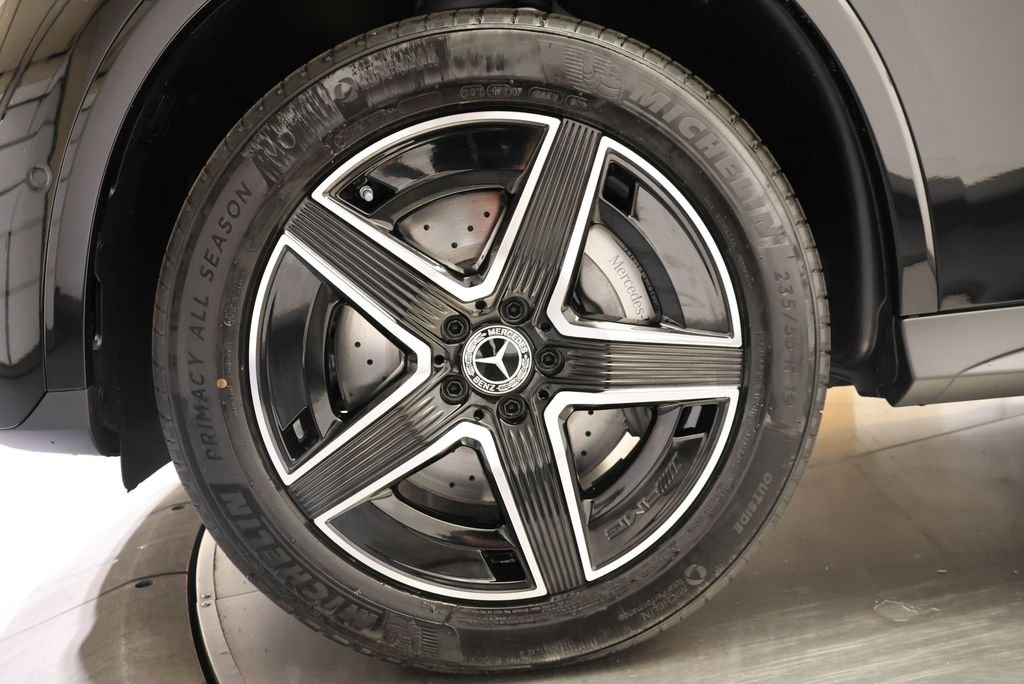 New 2027 Black Mercedes-Benz GLC 300 image 11