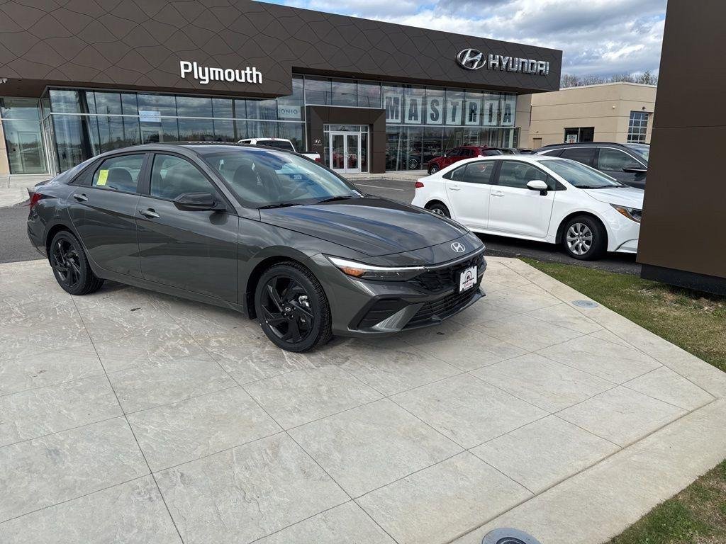 2026 Hyundai Elantra 2.0 SEL Sport IVT's photo