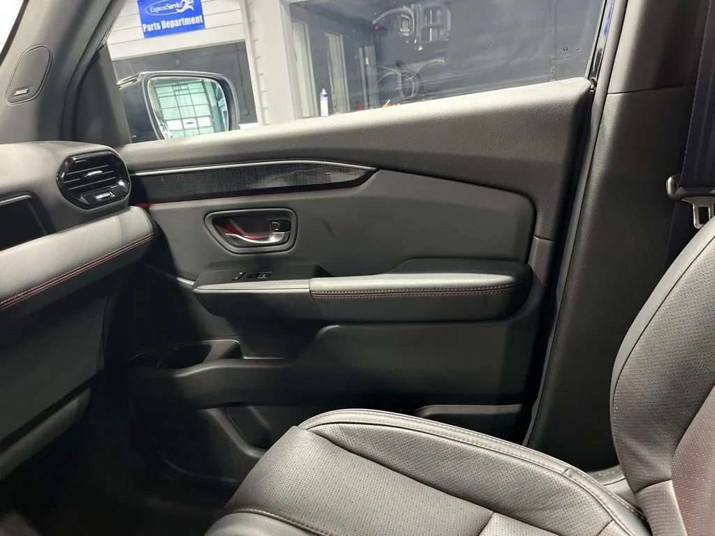 2025 Honda Pilot Black Edition - Photo 15