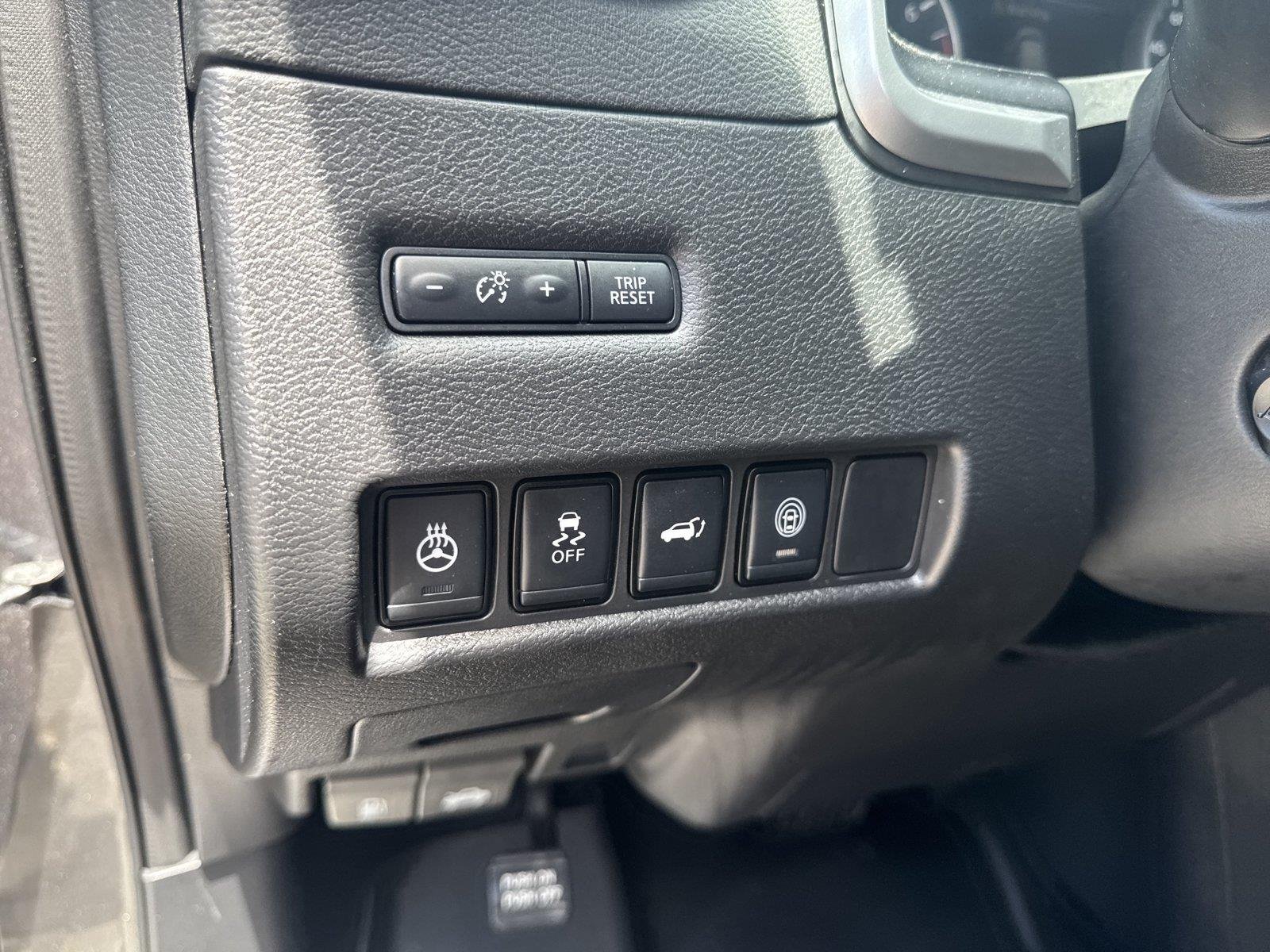 Used 2024 Gun Metallic Nissan Platinum image 14