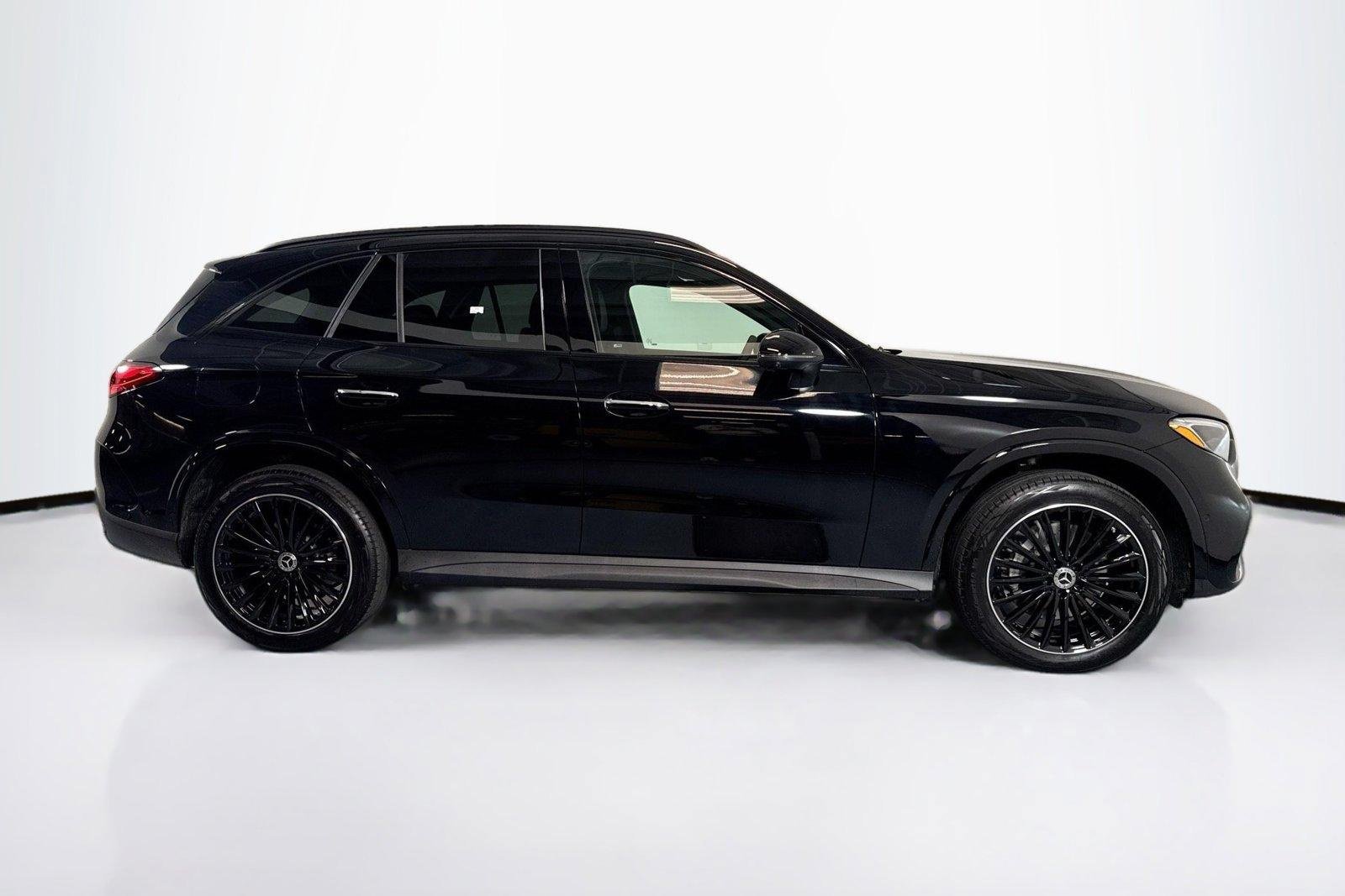 New 2026 Black Mercedes-Benz GLC 300 image 4