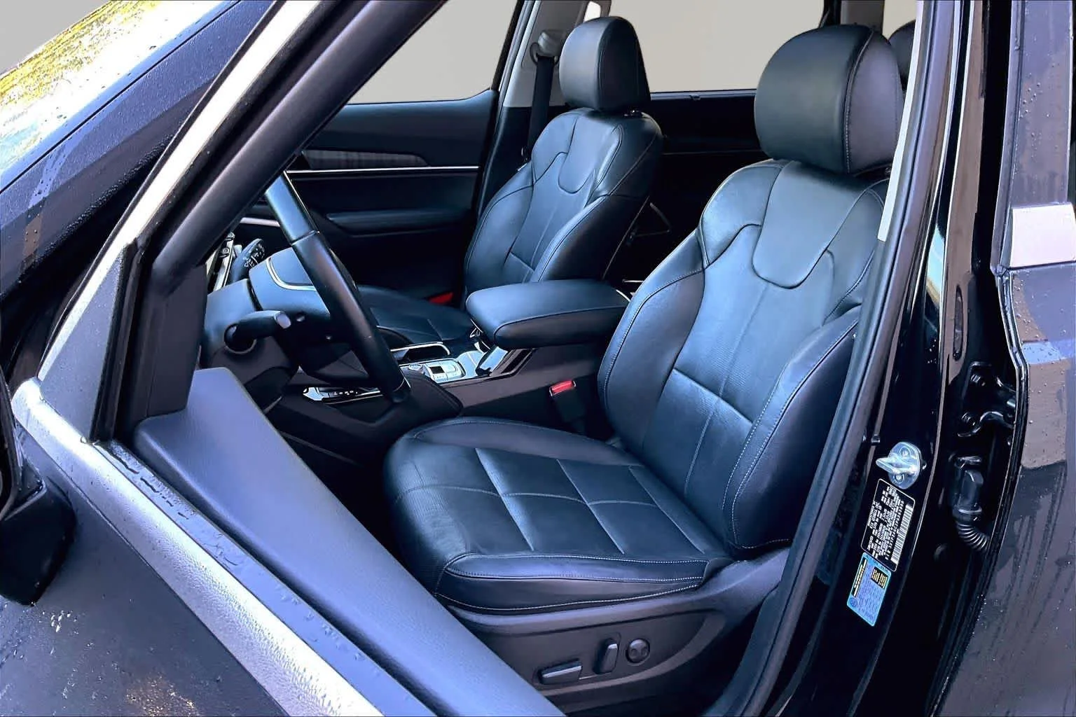Used 2023 Ebony Black Kia EX image 8