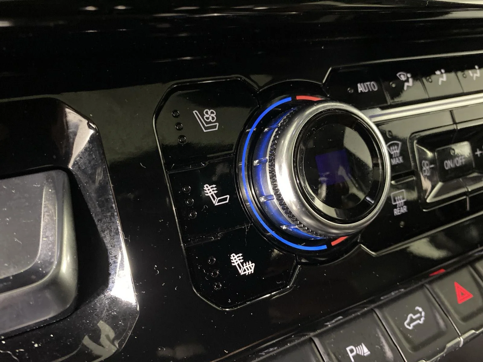 Used 2025 Onyx Black GMC AT4X image 21