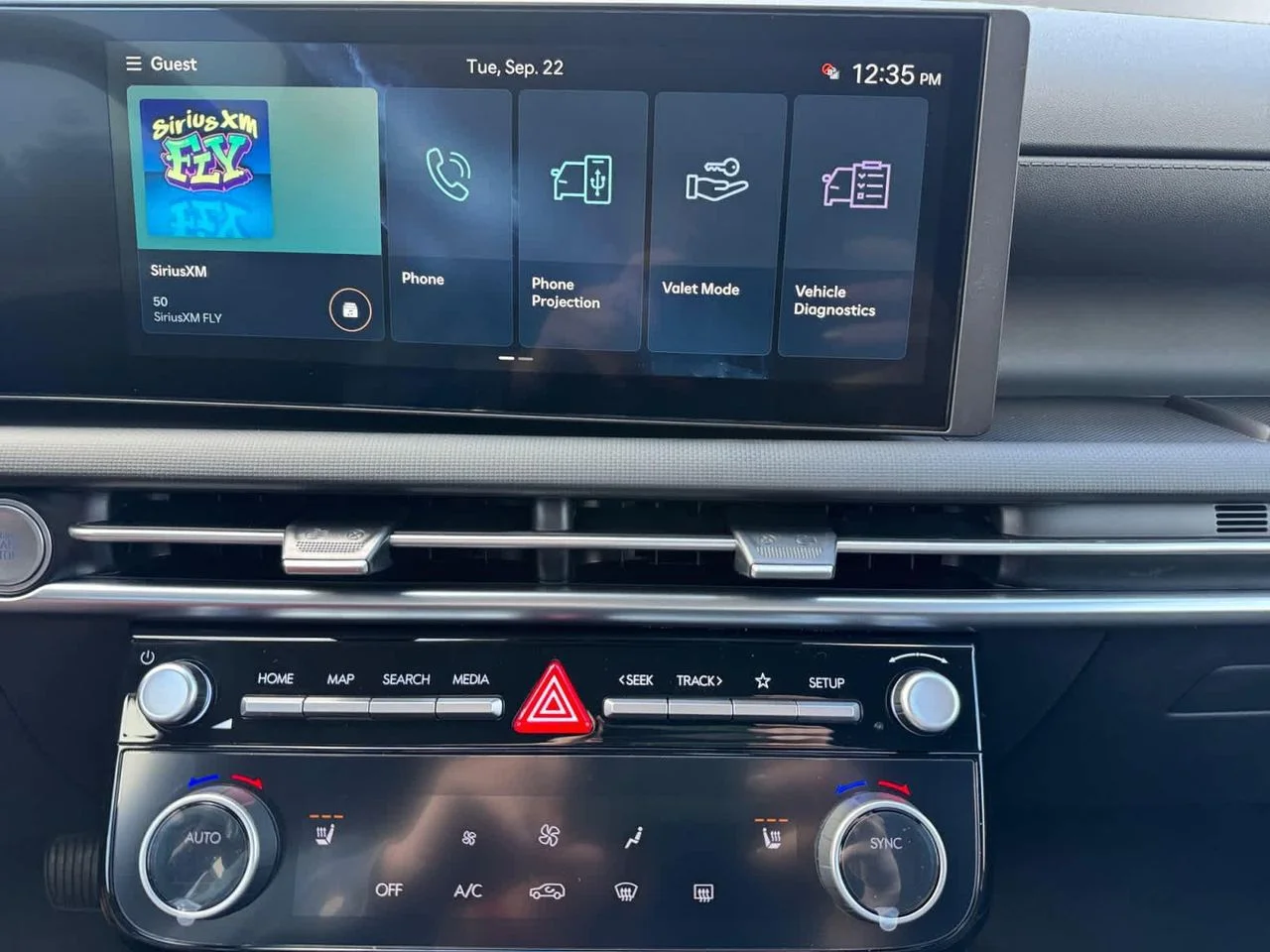 New 2026 White Hyundai SEL Plus AWD image 15