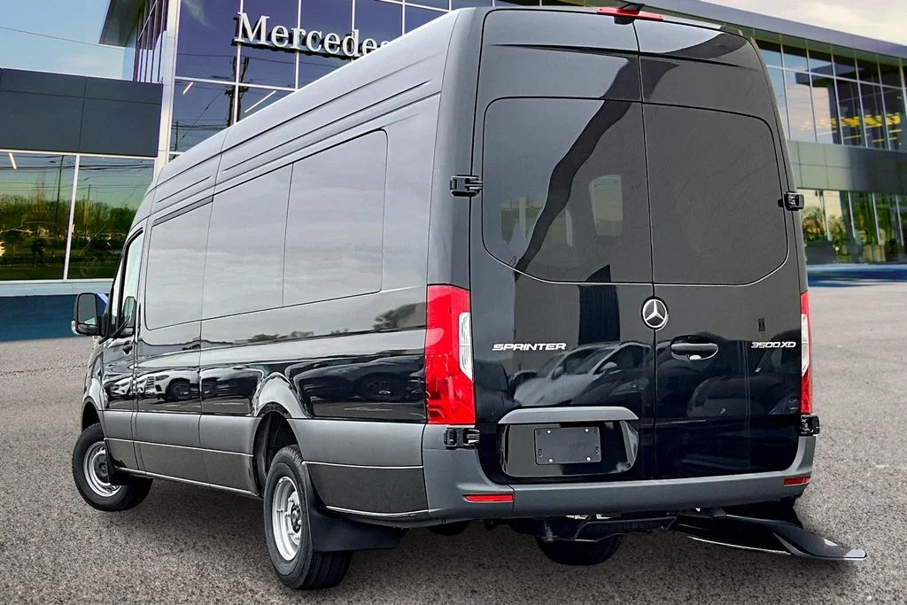 New 2025  Mercedes-Benz Cargo 170 WB image 3