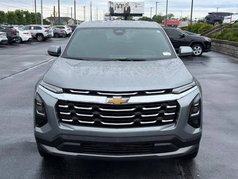Used 2025 Sterling Gray Metallic Chevrolet FWD LT image 9