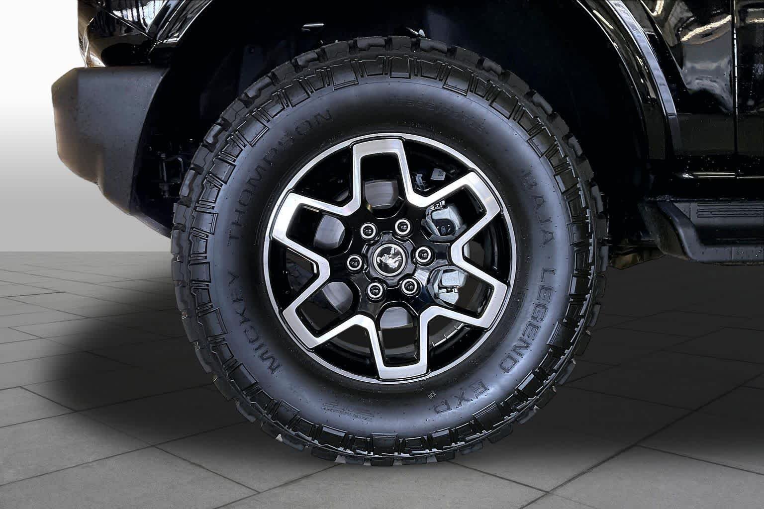 Used 2025 Shadow Black Ford Outer Banks image 9