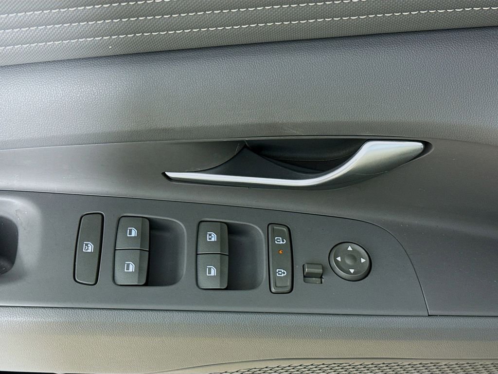 2025 Hyundai Elantra SEL - Photo 14