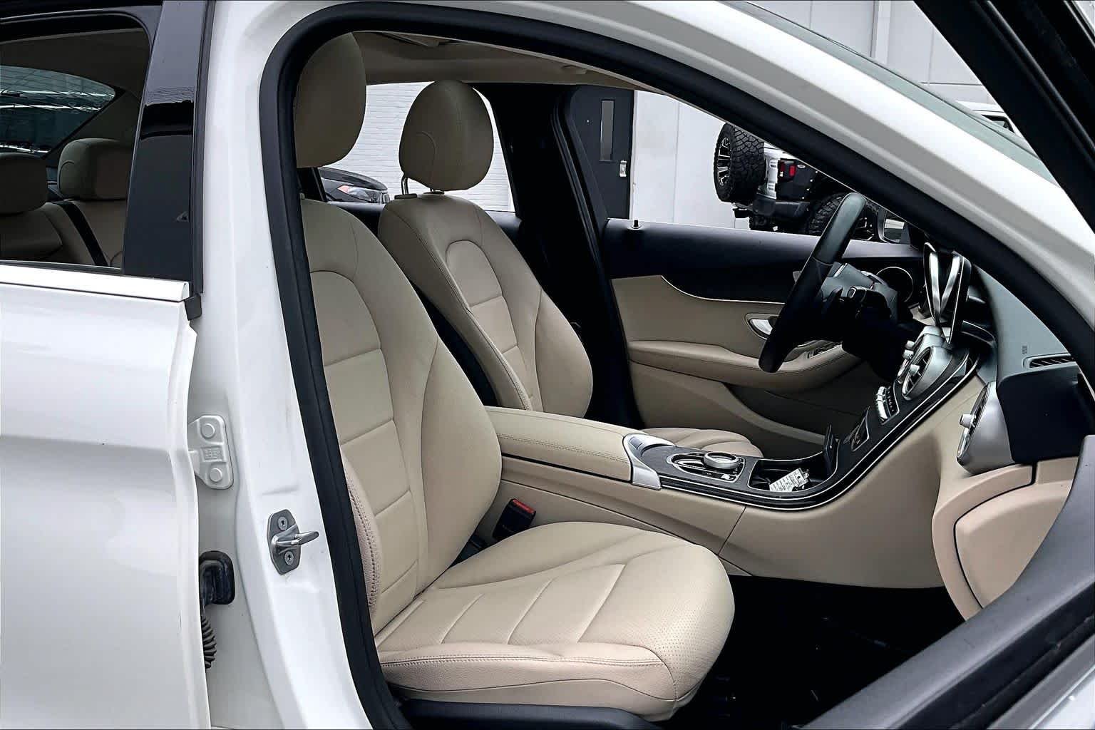 Used 2019 Polar White Mercedes-Benz C 300 image 9