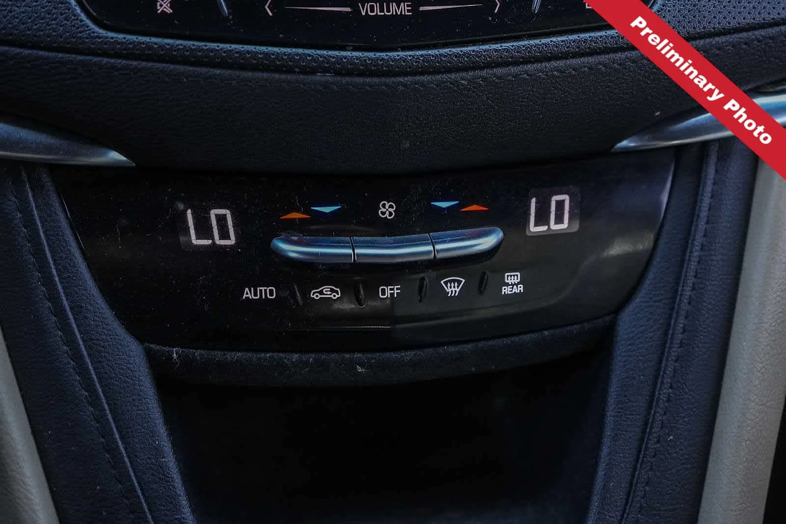 Used 2019 Radiant Silver Metallic Cadillac FWD image 20