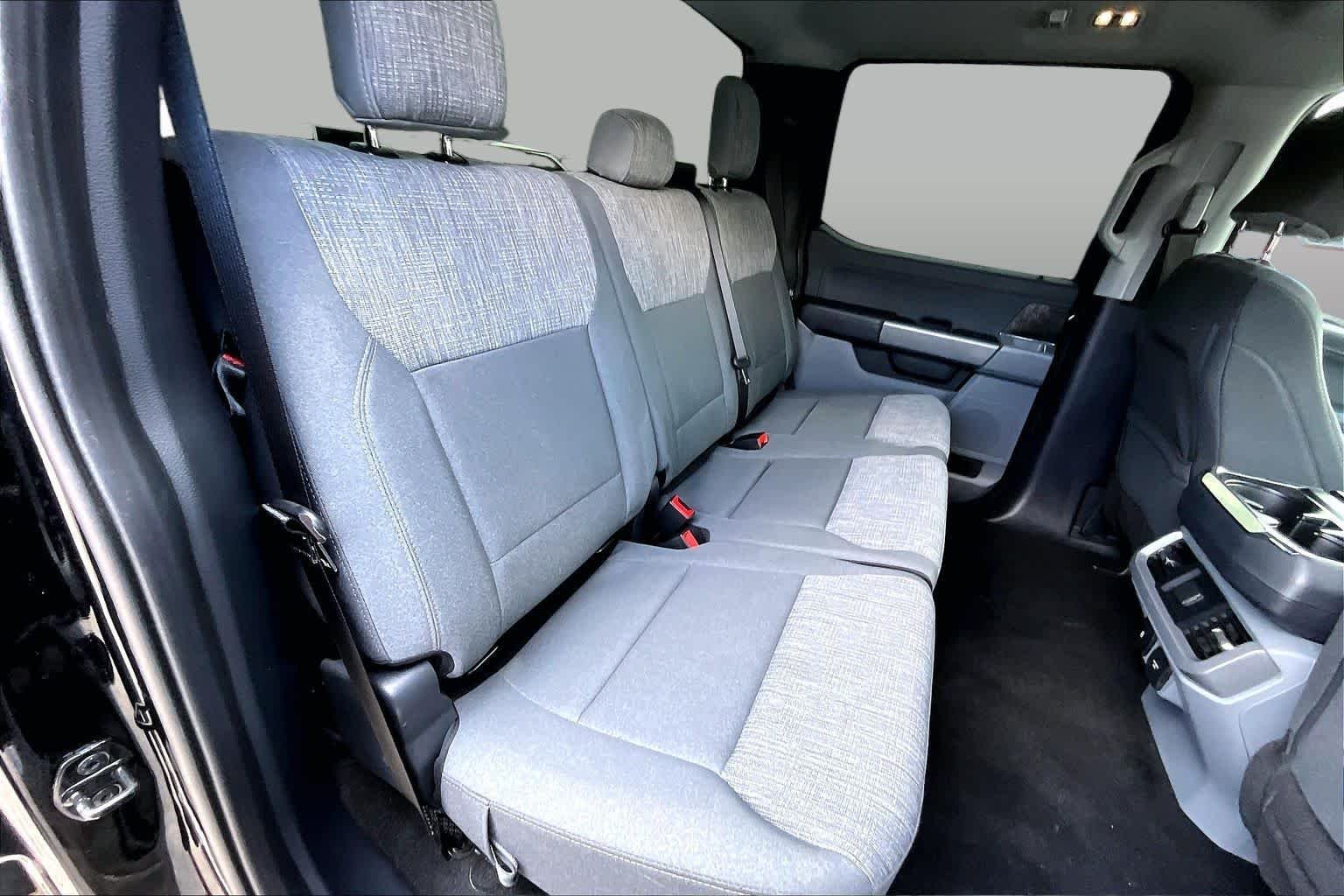 Used 2023 Agate Black Ford XLT image 19