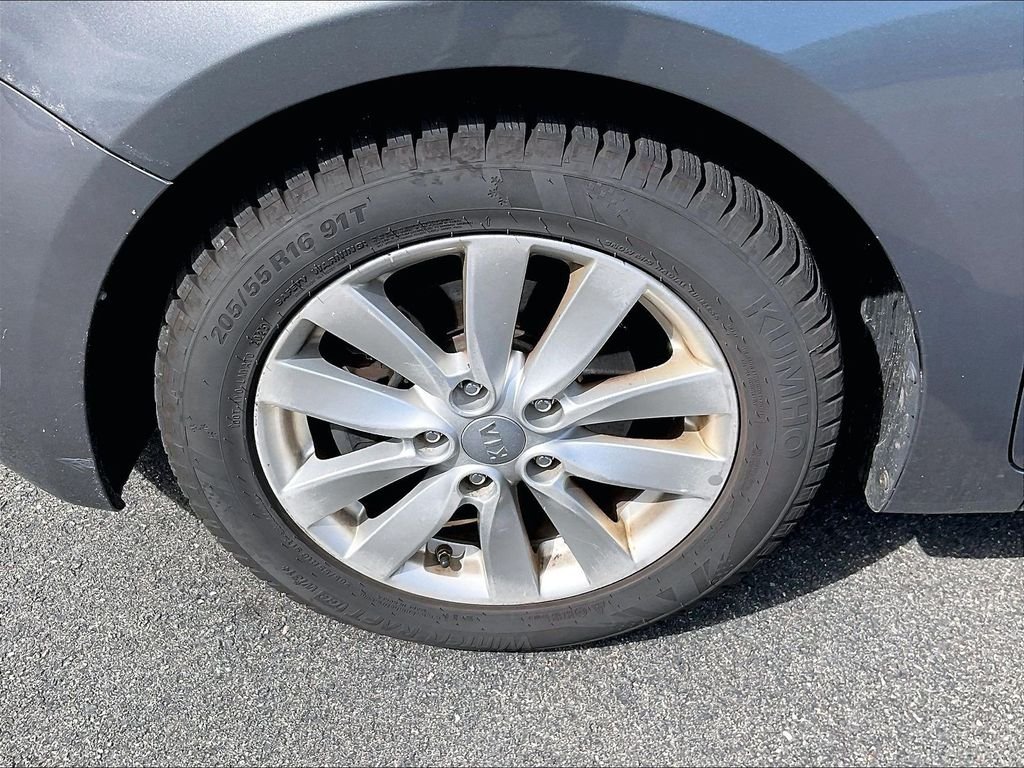 Used 2016 Graphite Steel Metallic Kia LX image 4