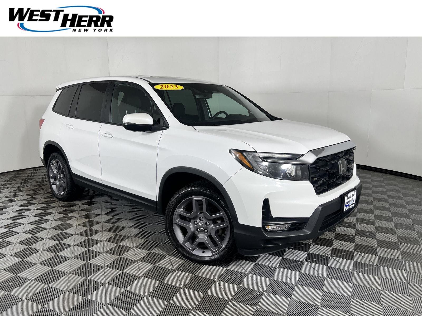 Used 2023 Platinum White Pearl Honda EX-L image 1