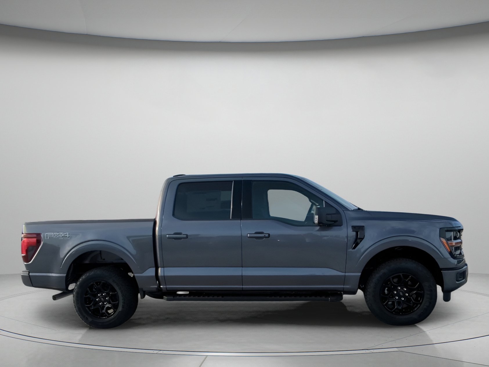 New 2026 Carbonized Gray Metallic Ford XLT image 29
