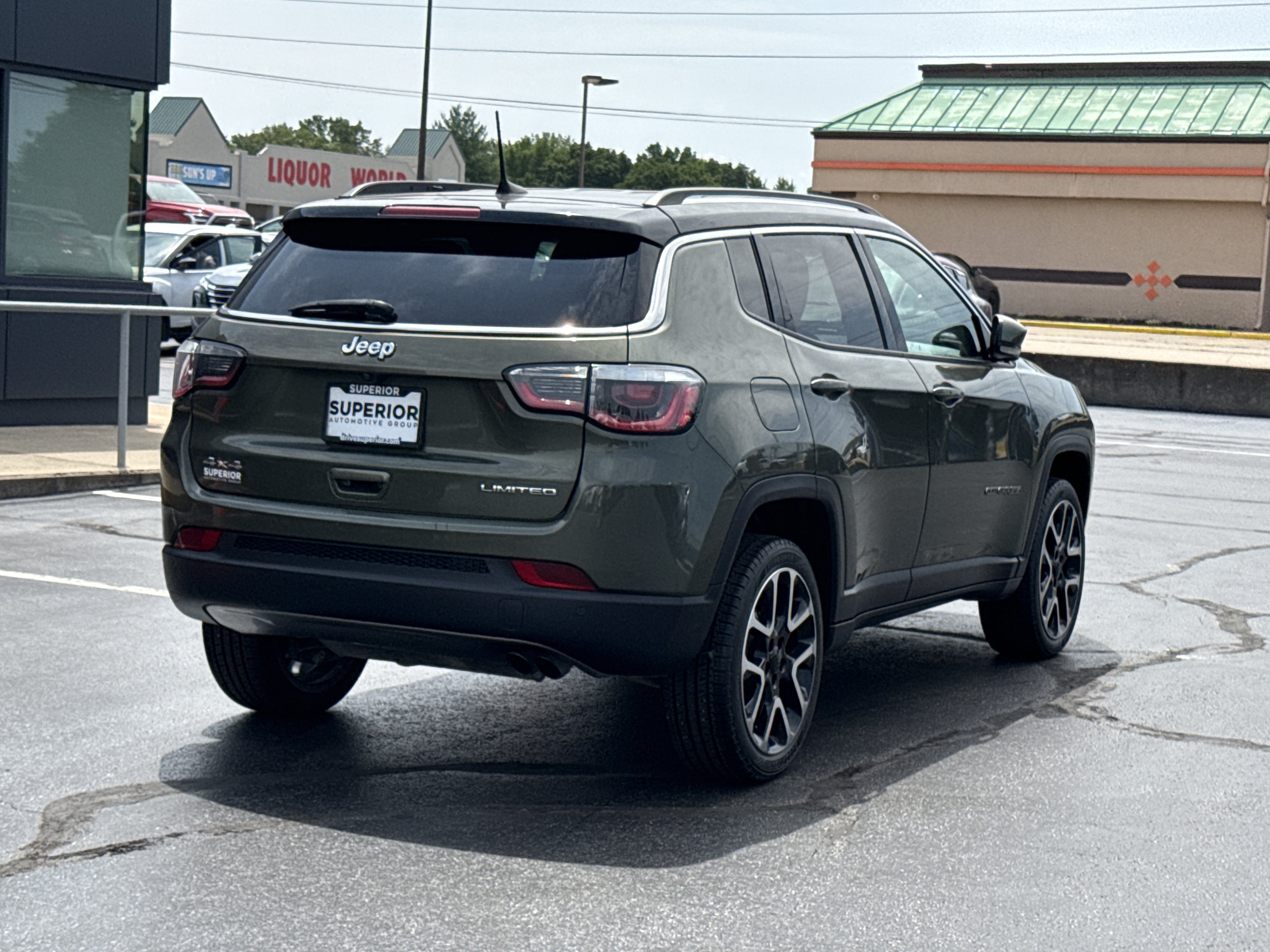 Used 2017 Olive Green Pearlcoat Jeep Limited 4WD image 3