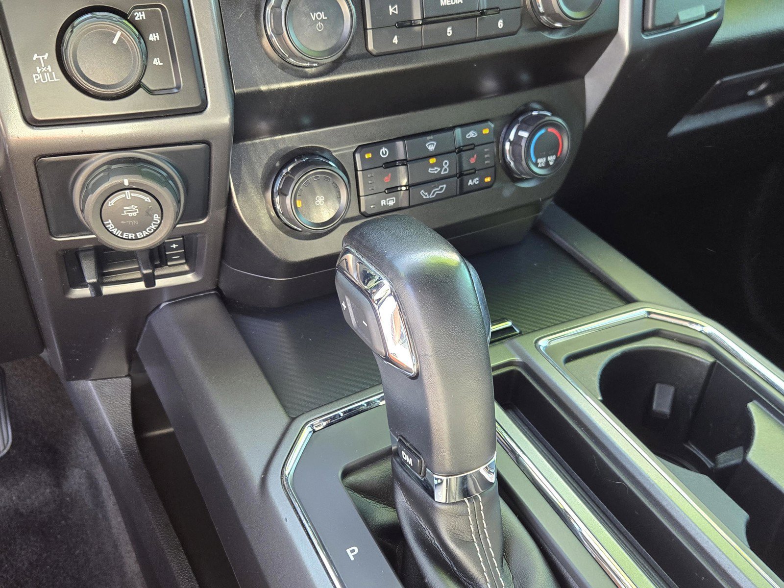 Used 2020 White Ford LARI image 22
