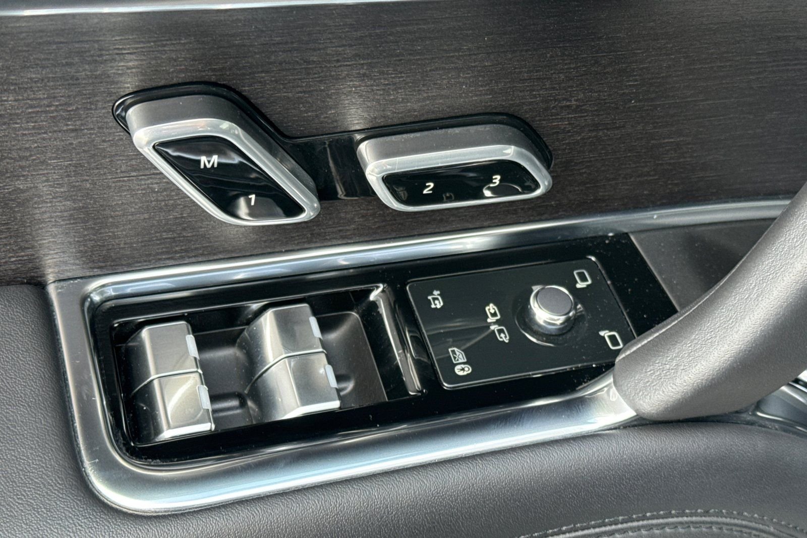 2023 Land Rover Range Rover SE - Photo 11