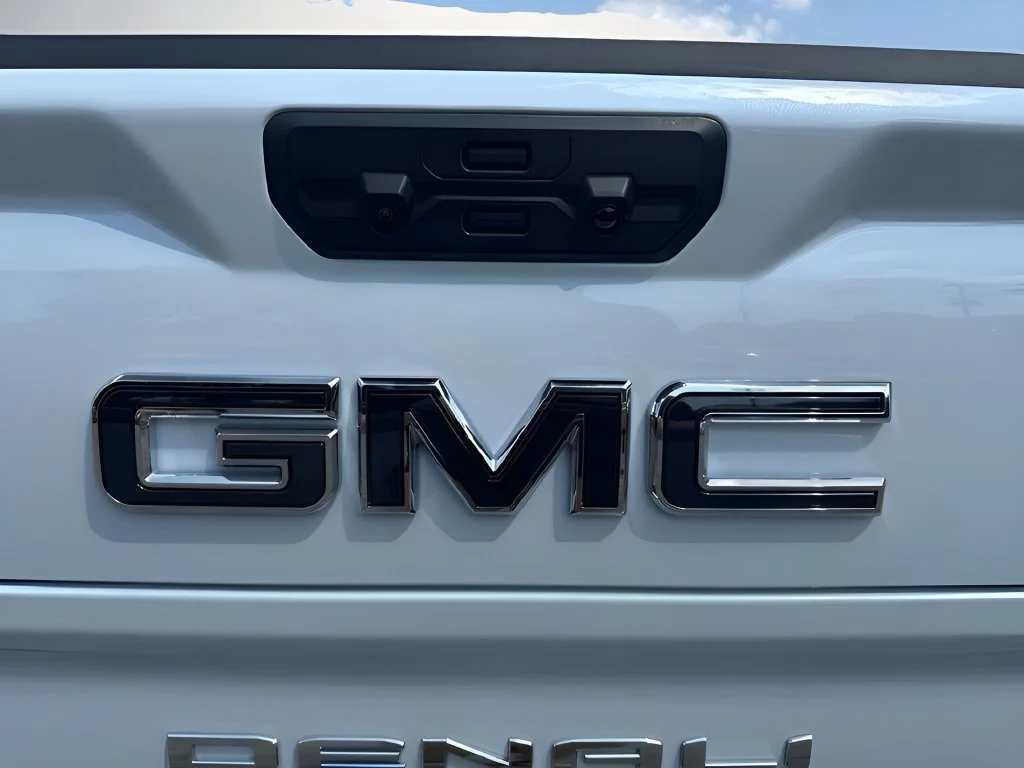 New 2026 Glacier White Tricoat GMC Denali Ultimate image 35
