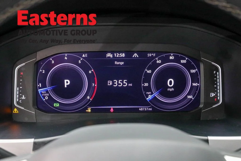 Used 2022 Red Volkswagen 3.6L V6 SE w/Technology image 17