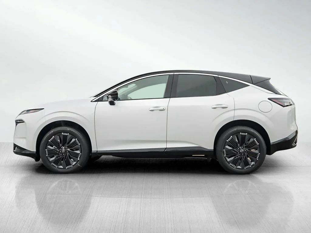 New 2026 Everest White Pearl TriCoat / Super Black Two-tone Nissan Platinum image 4
