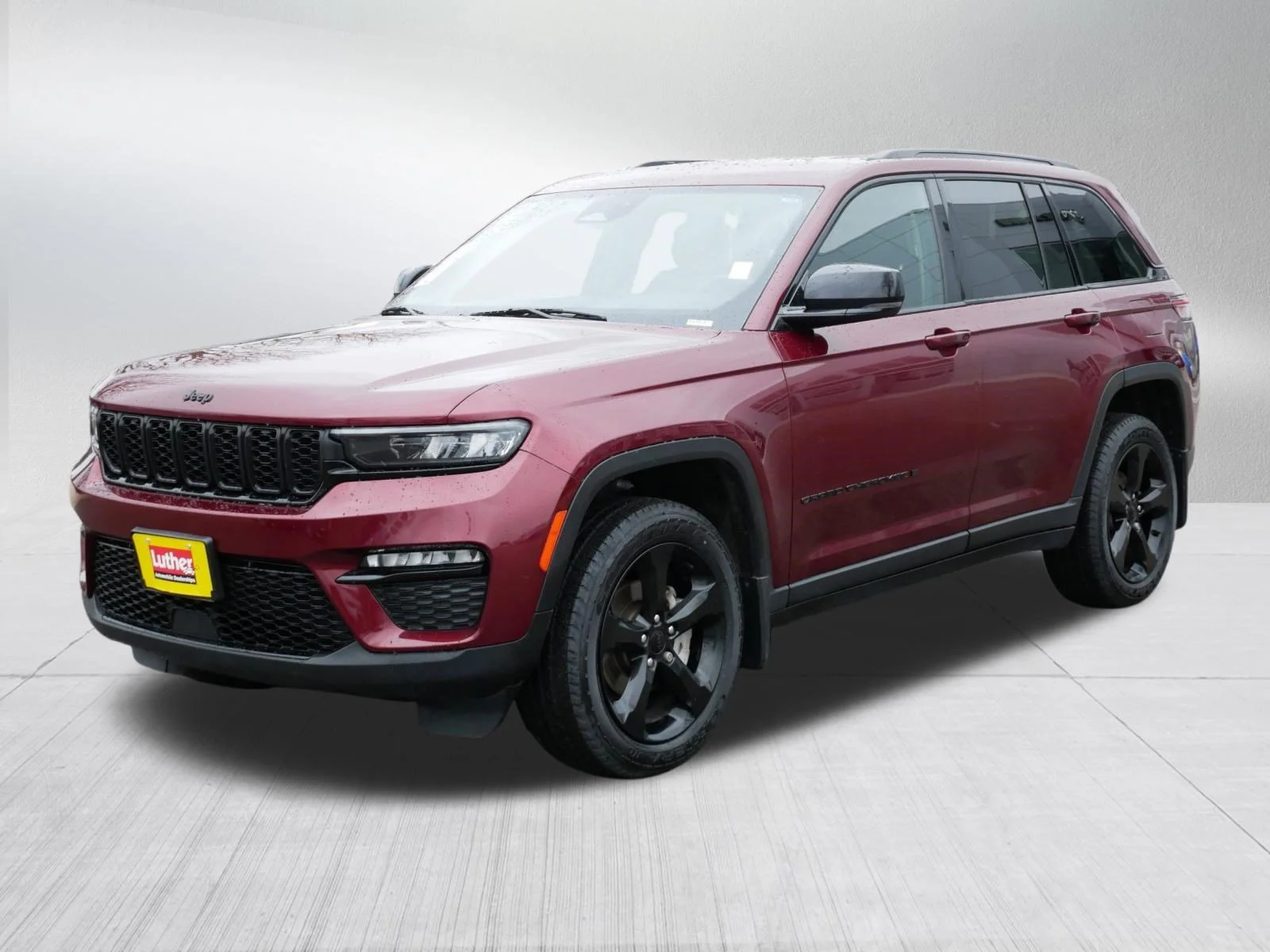 Used 2023 Velvet Red Pearlcoat Jeep Limited image 3