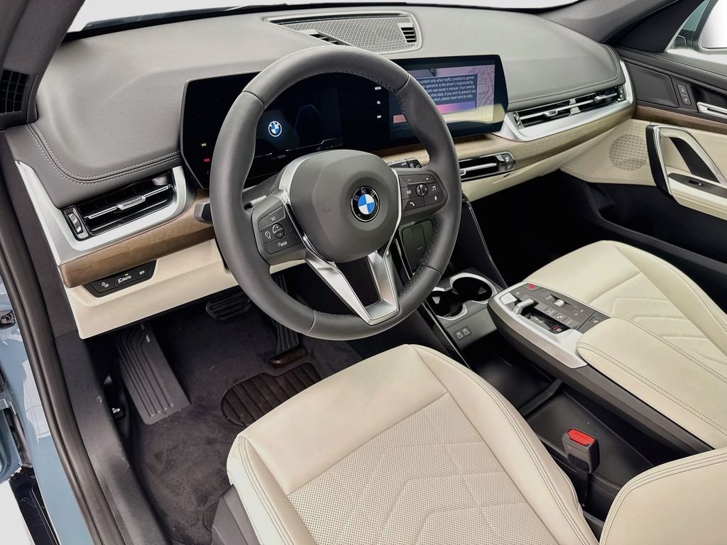 New 2026 Green Metallic BMW xDrive28i image 9