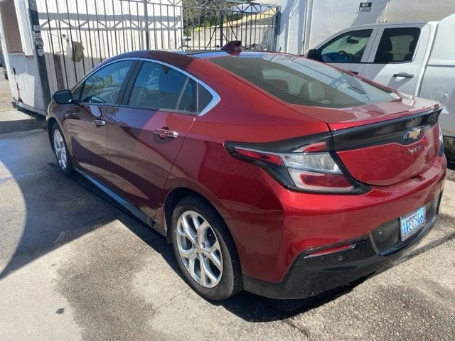 Used 2016 Red Chevrolet Premier image 7