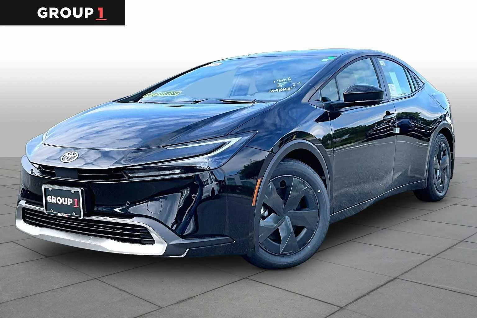 2027 Toyota Prius Plug-in Hybrid SE