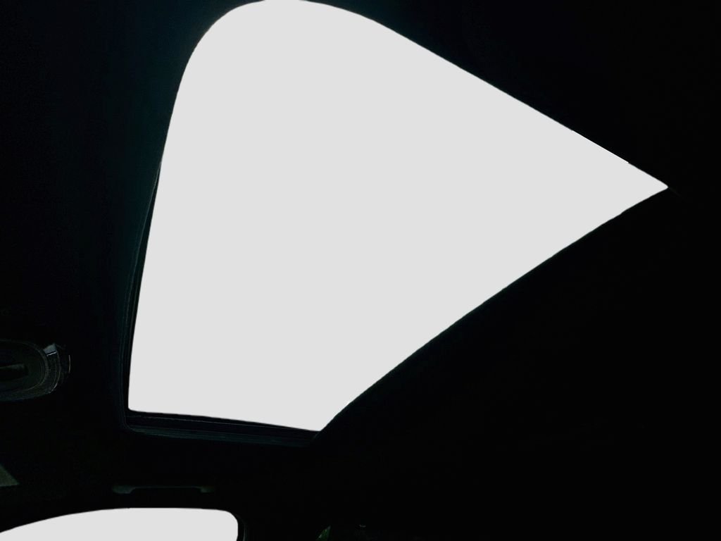Used 2021 White Hyundai Calligraphy image 23