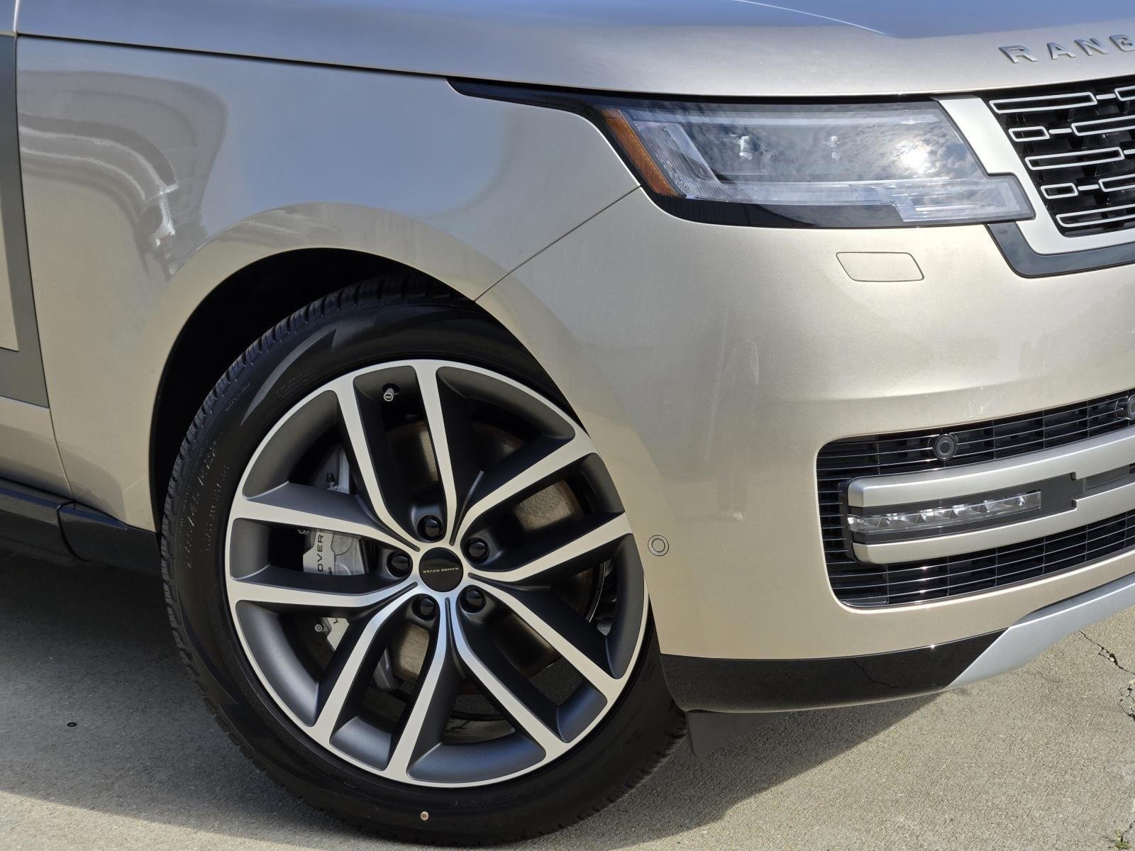 New 2026 Batumi Gold LAND ROVER SE PHEV image 7