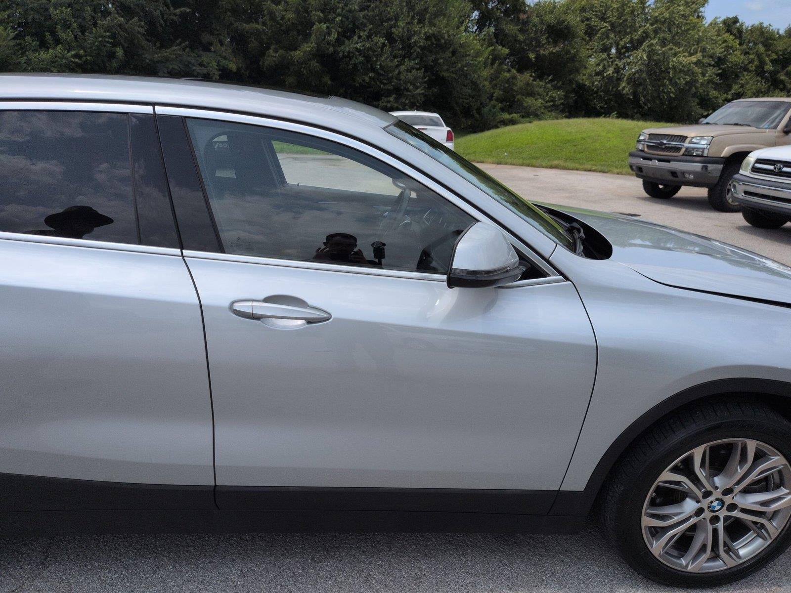 Used 2019 Glacier Silver Metallic BMW sDrive28i image 38